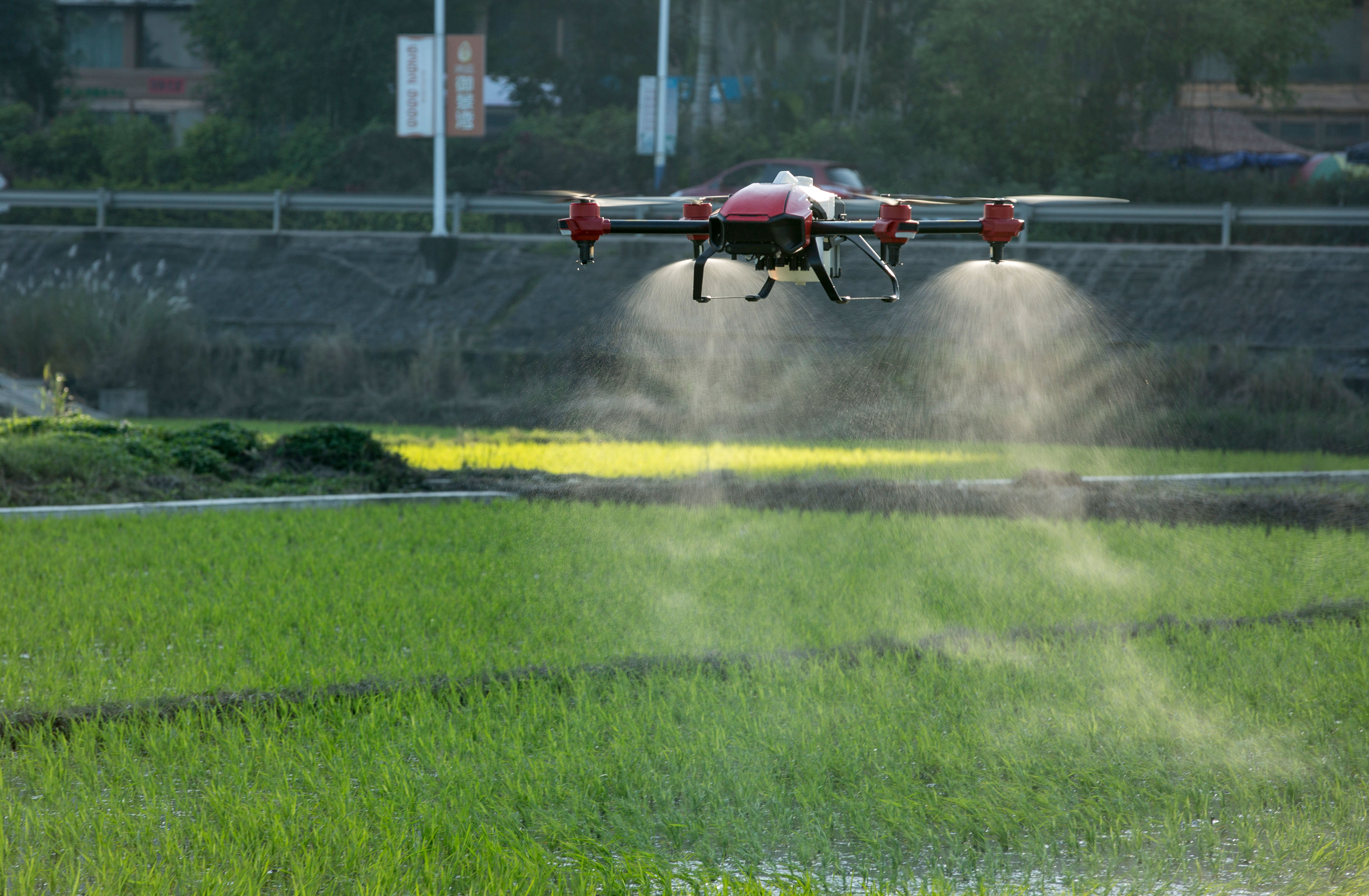 dd3bd984e5d8afb45fb8d21e94f4ca28.jpeg 農業無人機